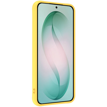 Forterra Samsung S26 Hoesje Siliconen Backcover Lichtgewicht - Geel