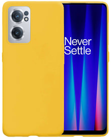 Forterra OnePlus Nord CE 2 Hoesje Siliconen Backcover Lichtgewicht - Geel